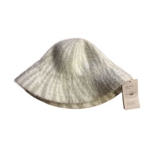 a new day Soft Cream Bucket Hat